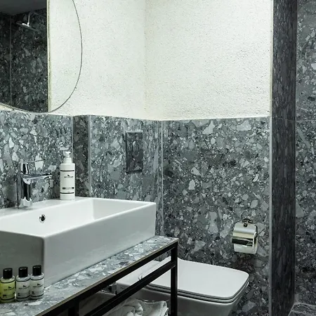 Inno Concept Hotell *